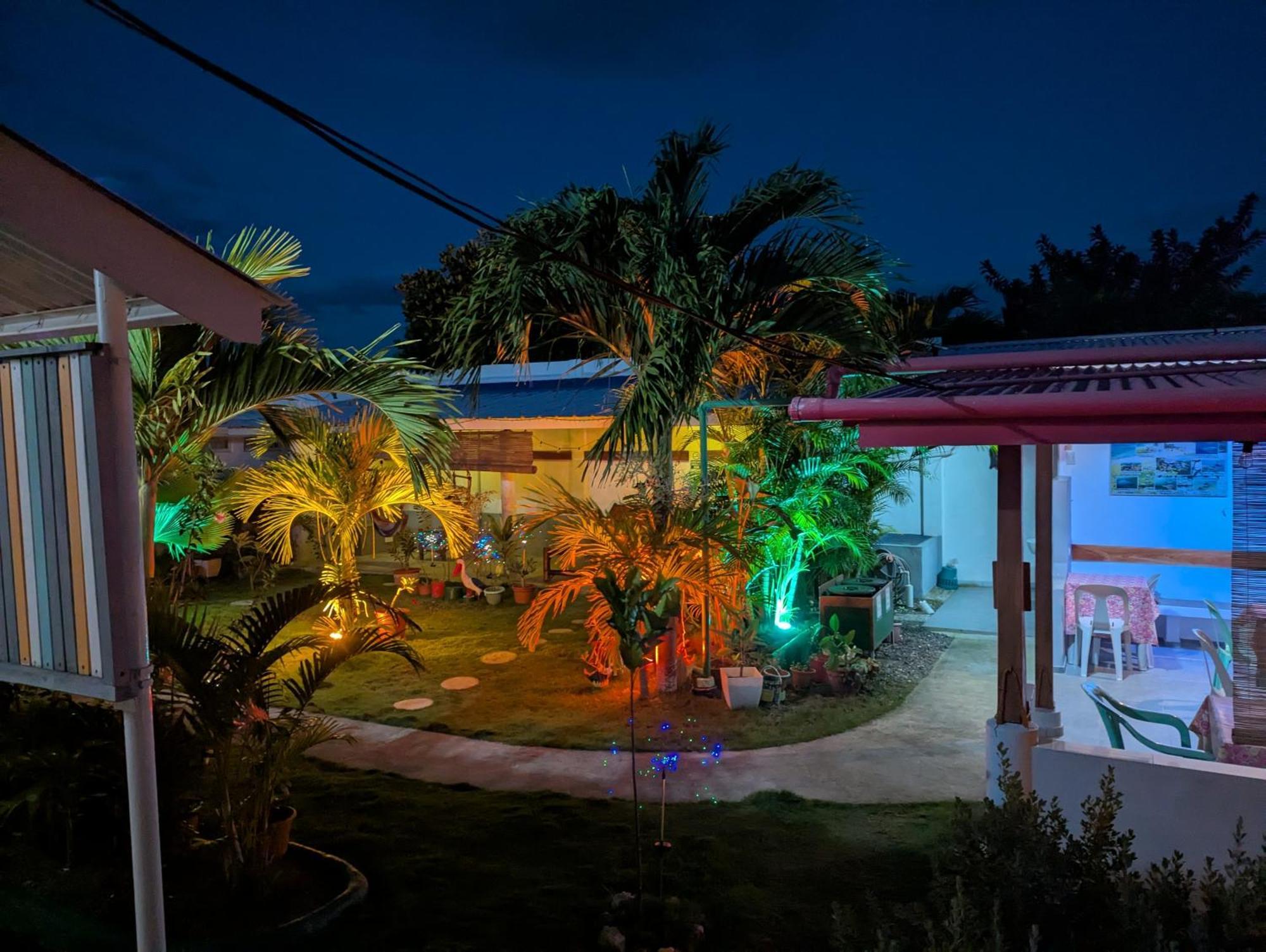 Astillo'S Guest Houses Moalboal Rum bild